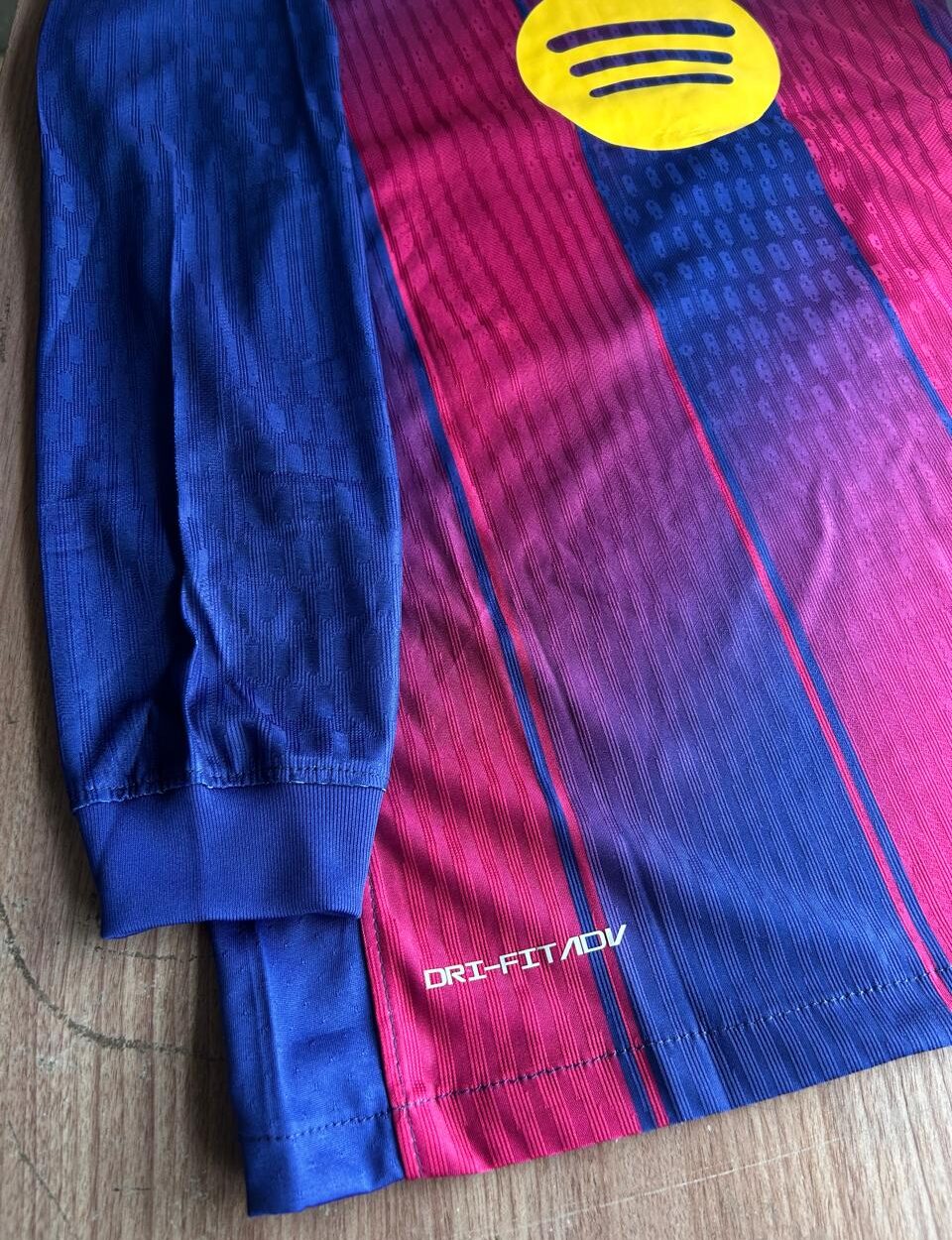 Barcelona 2025-26 Local V. Jugador M. Larga - Imagen 5