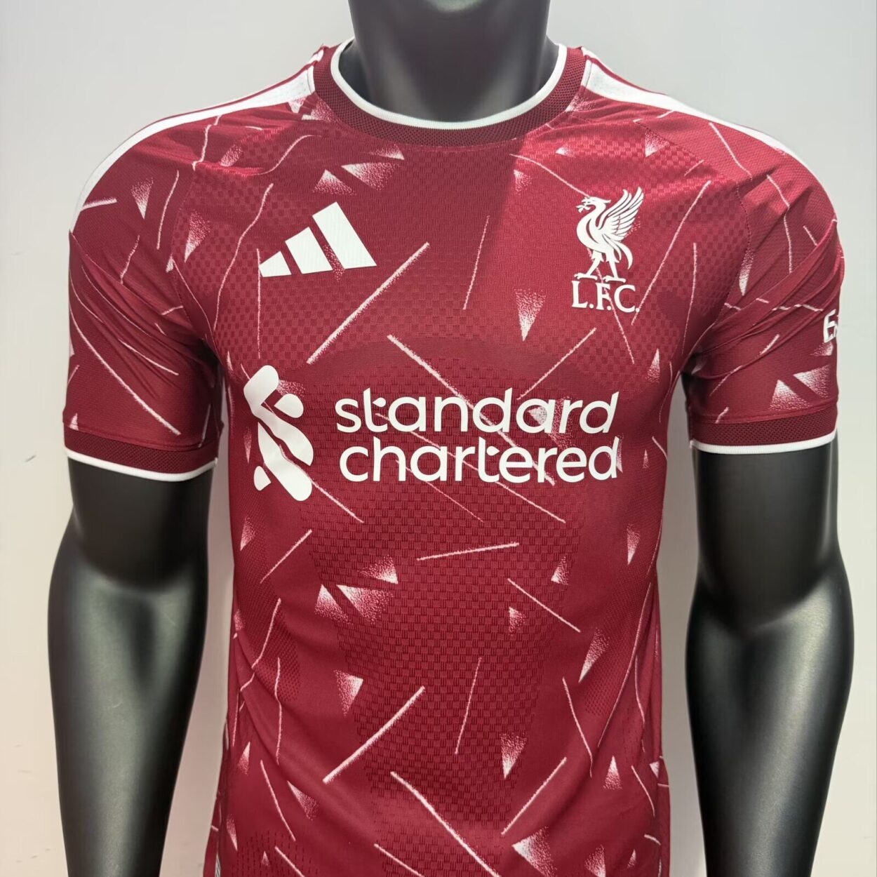 Liverpool 2026-27 Local V. Jugador - Imagen 3