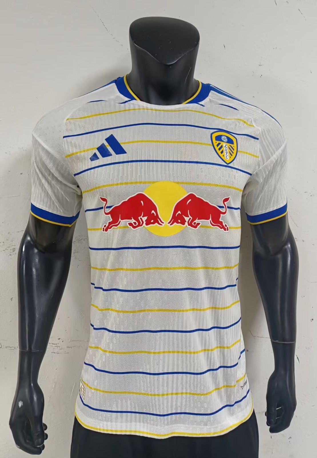 LEEDS UNITED LOCAL JUGADOR 2026 2027