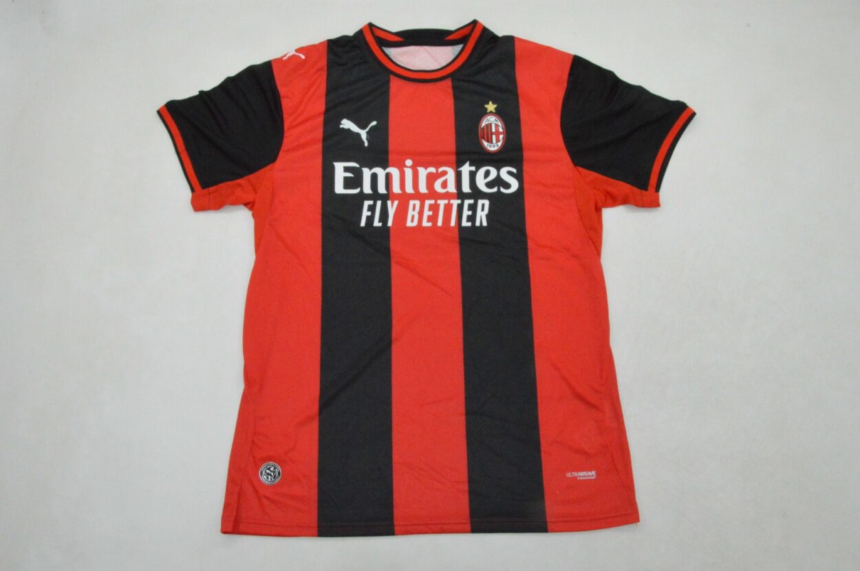MILAN LOCAL 26 27 JUGADOR